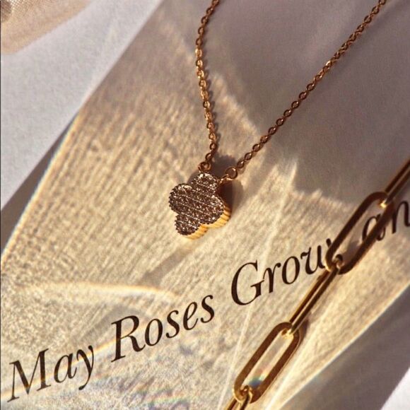 14K Solid Gold Adjustable Clover Necklace - A Perfect Gift - Picture 8 of 10